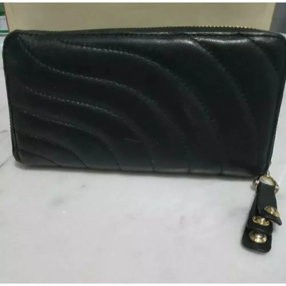 Henri Bendel Womens Wallet